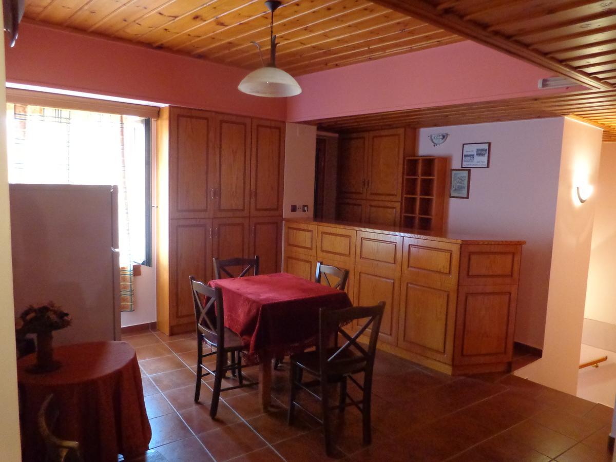 Alonaki Guesthouse Plátanos Eksteriør bilde
