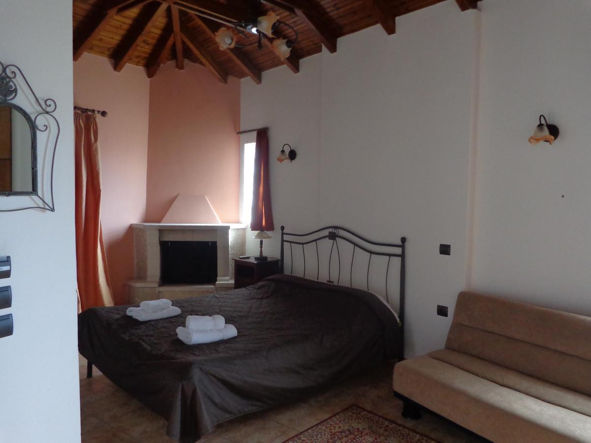 Alonaki Guesthouse Plátanos Eksteriør bilde